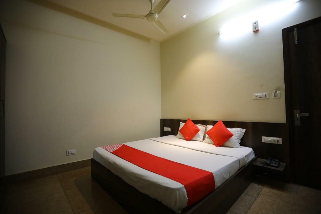 Oyo 40791 Hotel Hot N Fast Suratgarh エクステリア 写真