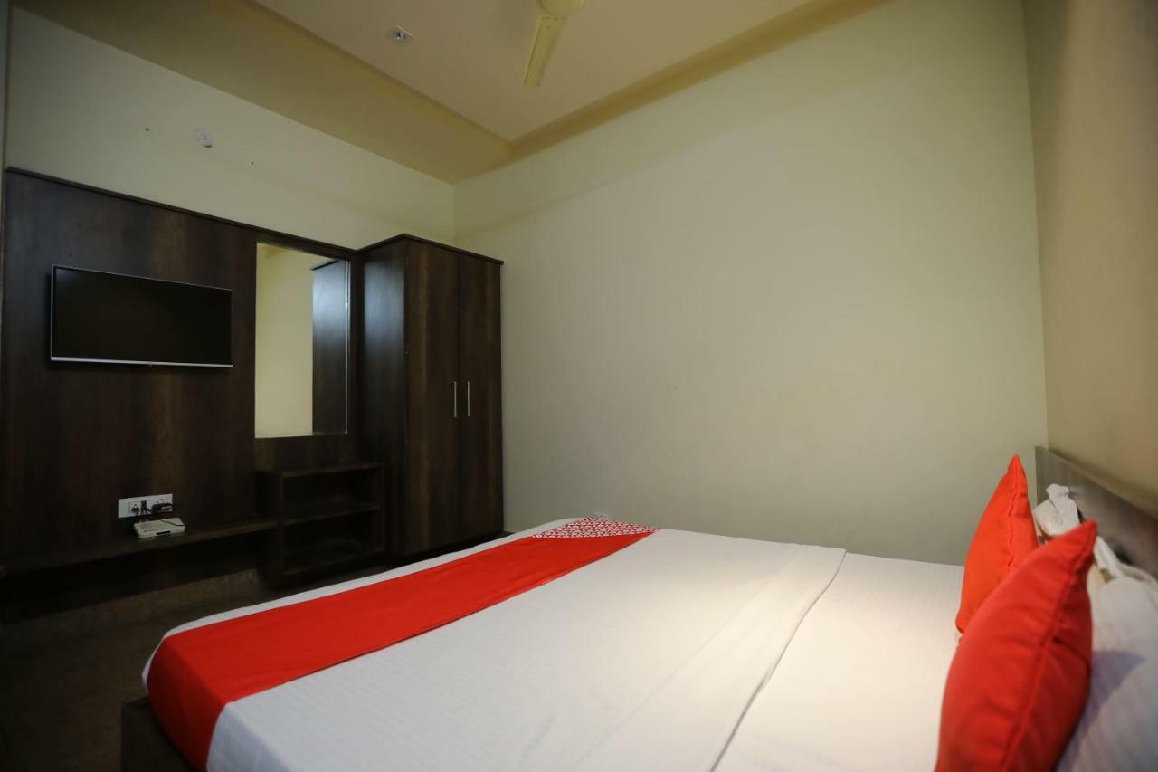 Oyo 40791 Hotel Hot N Fast Suratgarh エクステリア 写真